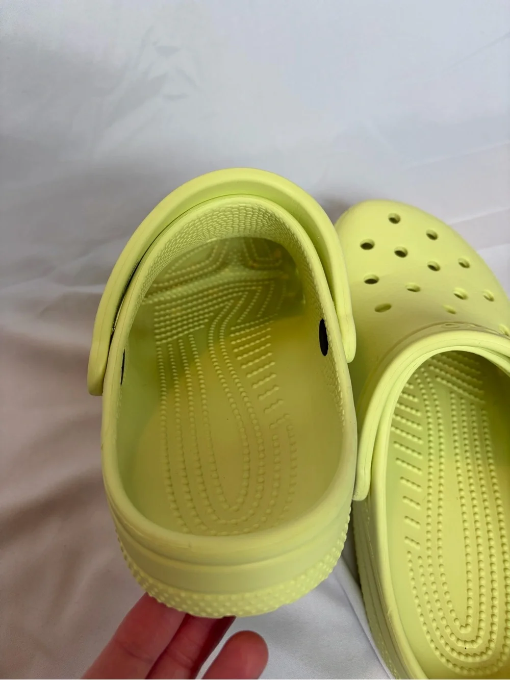 CROCS Classic Clog in Light Lime